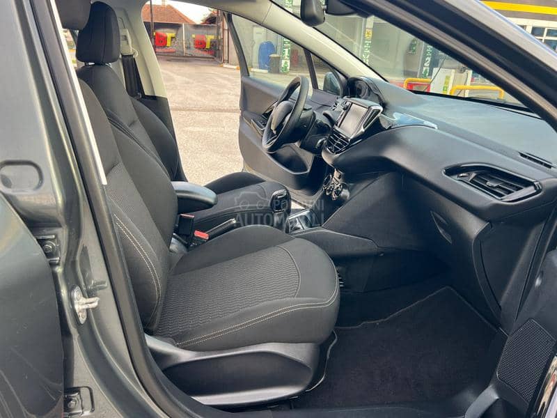 Peugeot 208 1.2