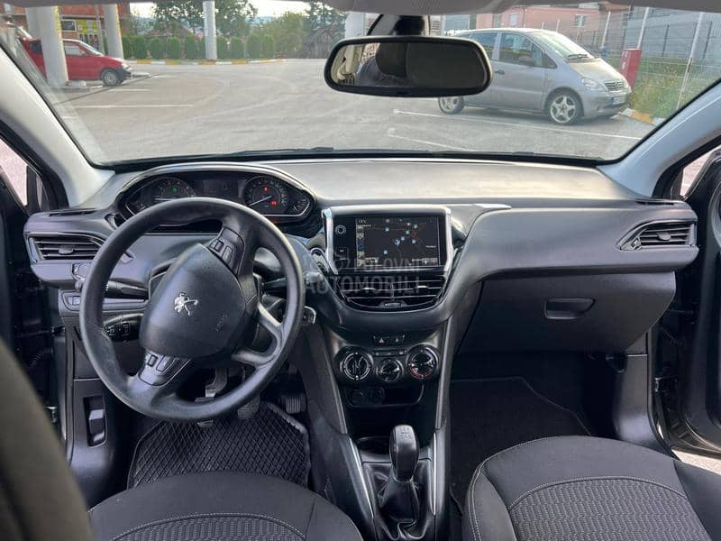 Peugeot 208 1.2