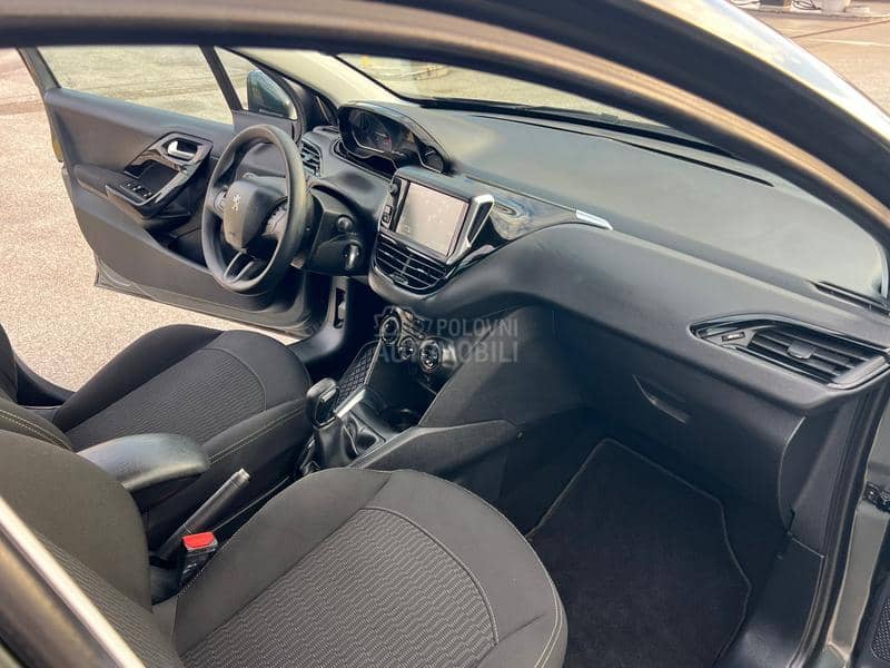 Peugeot 208 1.2