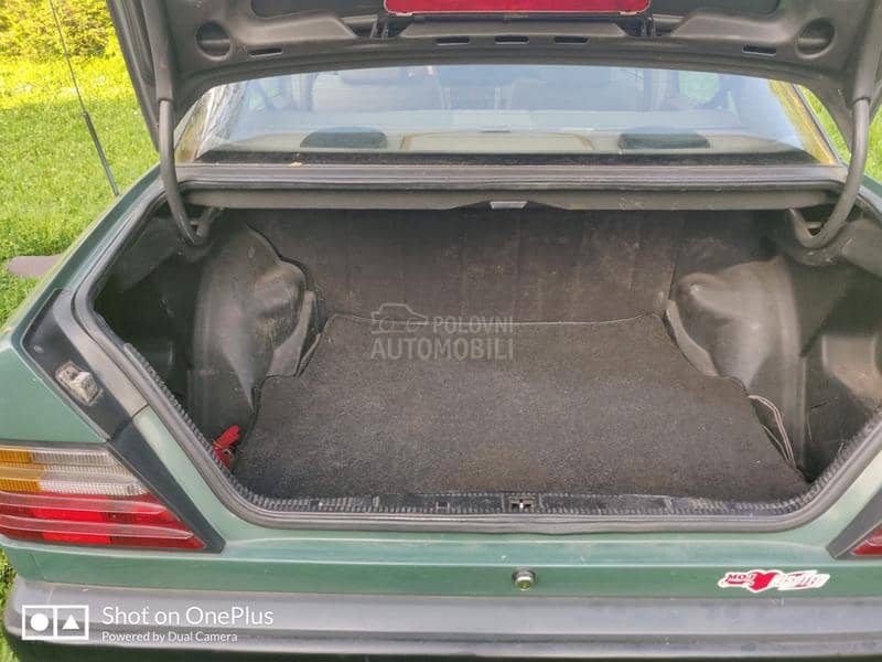 Mercedes Benz 123, 200D