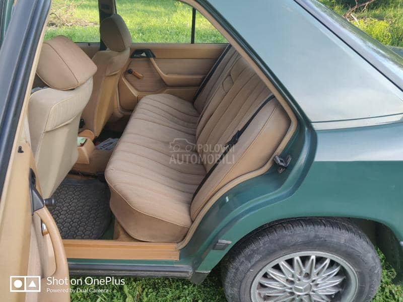 Mercedes Benz 123, 200D