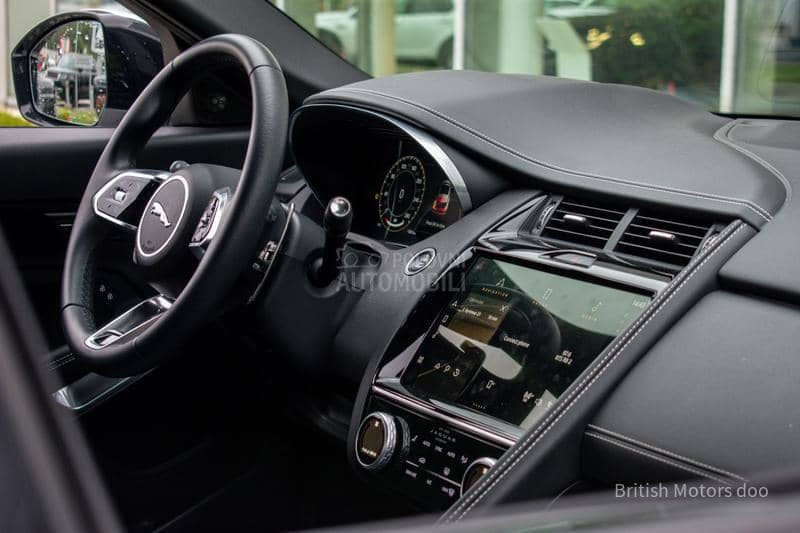 Jaguar E-Pace P 160