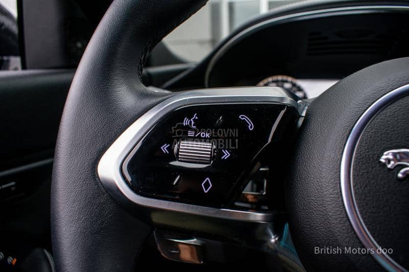 Jaguar E-Pace P 160