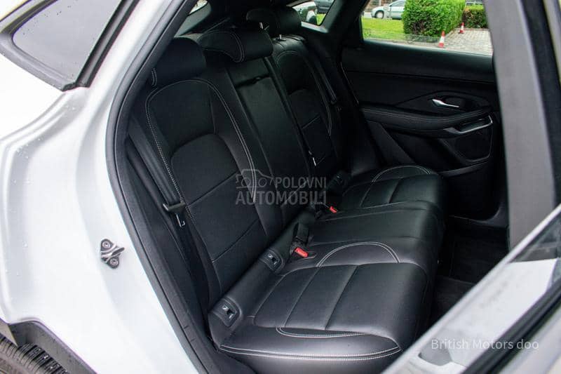 Jaguar E-Pace P 160