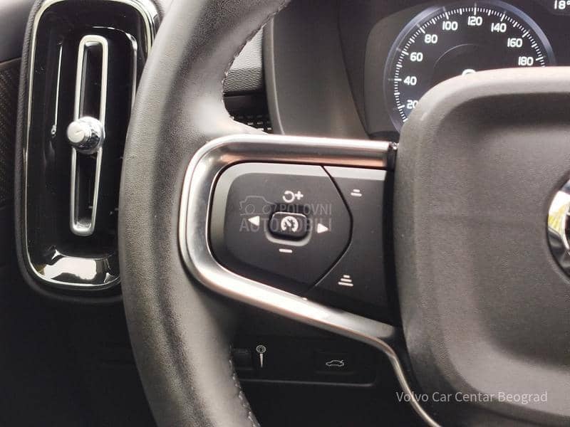 Volvo XC40 T2 PLUS DARK A/T
