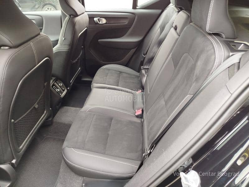 Volvo XC40 T2 PLUS DARK A/T