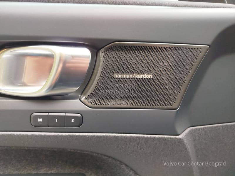 Volvo XC40 T2 PLUS DARK A/T