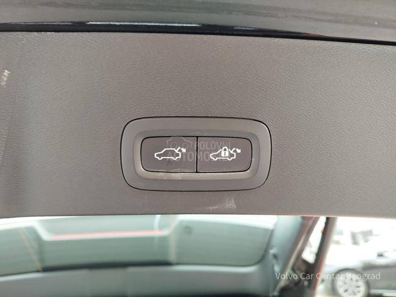 Volvo XC40 T2 PLUS DARK A/T