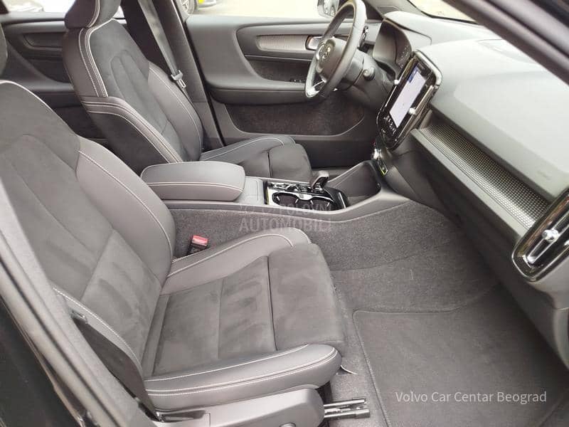 Volvo XC40 T2 PLUS DARK A/T
