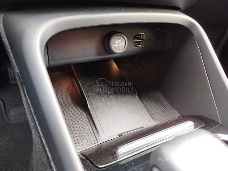 Volvo XC40 T2 PLUS DARK A/T