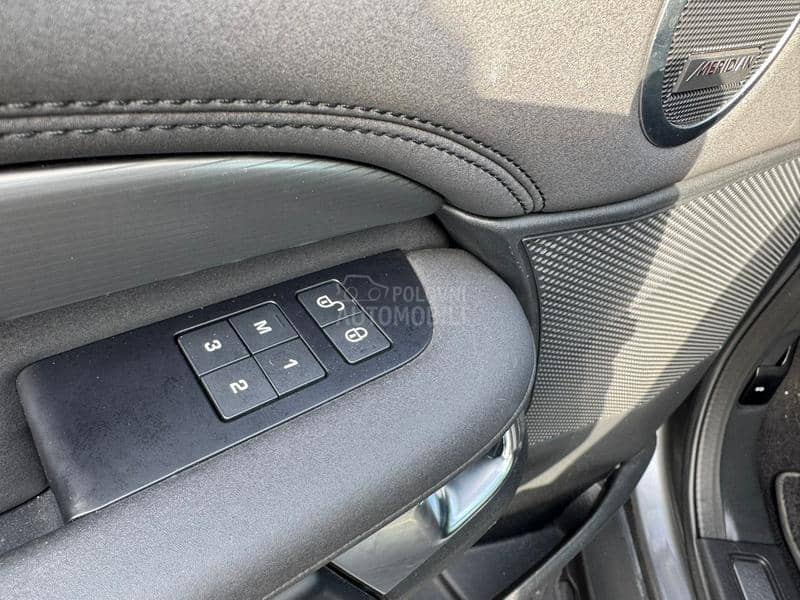 Land Rover Discovery HSE MATRIX