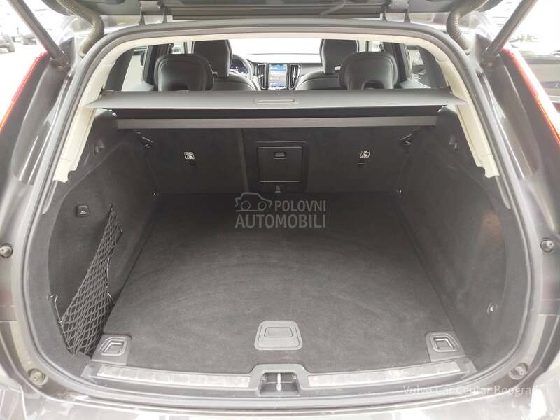 Volvo XC60 B4 AWD ULTIMATE DARK