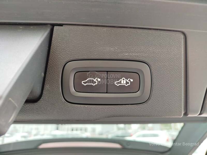 Volvo XC60 B4 AWD ULTIMATE DARK