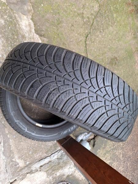 Goodyear 185/60 R15 Zimska