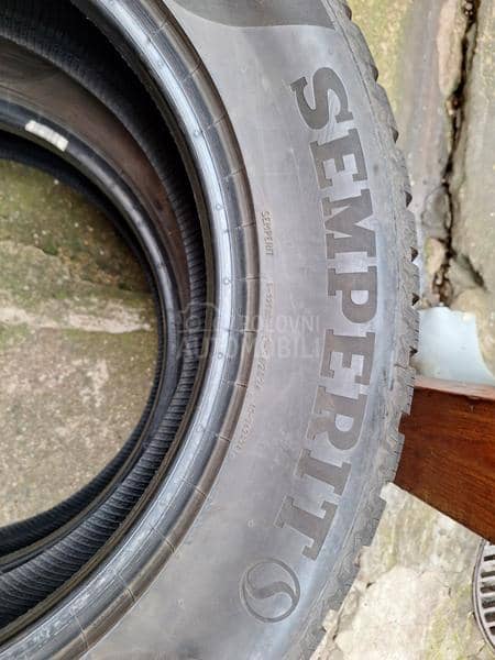 Semperit 215/65 R17 Zimska