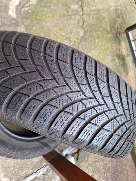 Semperit 215/65 R17 Zimska