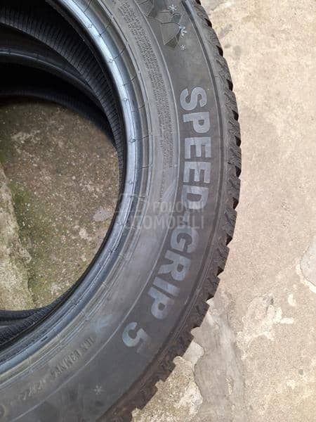 Semperit 215/65 R17 Zimska