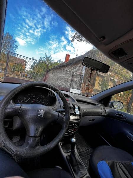 Peugeot 206 1,1