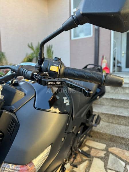 Suzuki GSR 600