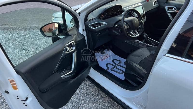 Peugeot 2008 1.6 eHdi Allure Peugeot 2008 1.6 eHdi Allure
