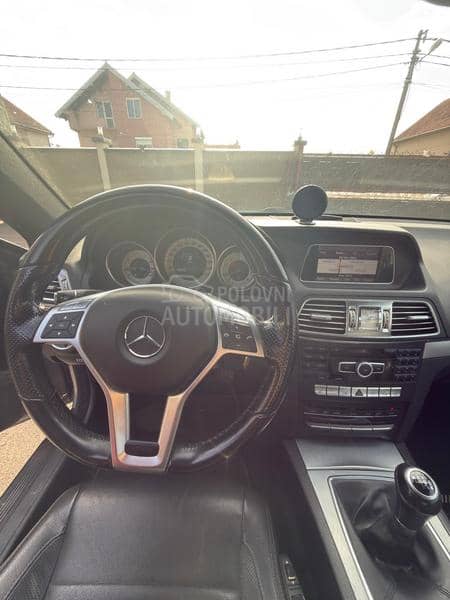 Mercedes Benz E 200 