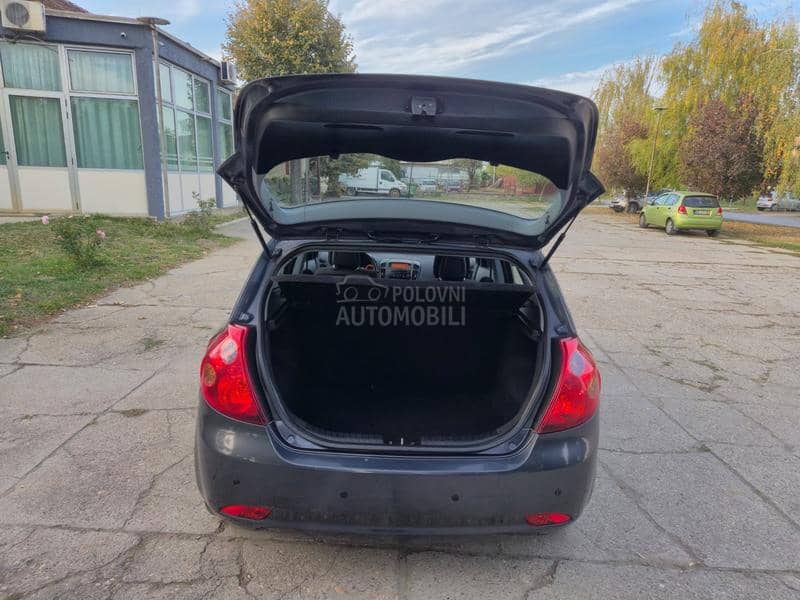 Kia cee`d 1.4 B E N Z Kia cee`d 1.4 B E N Z