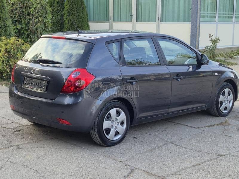 Kia cee`d 1.4 B E N Z Kia cee`d 1.4 B E N Z