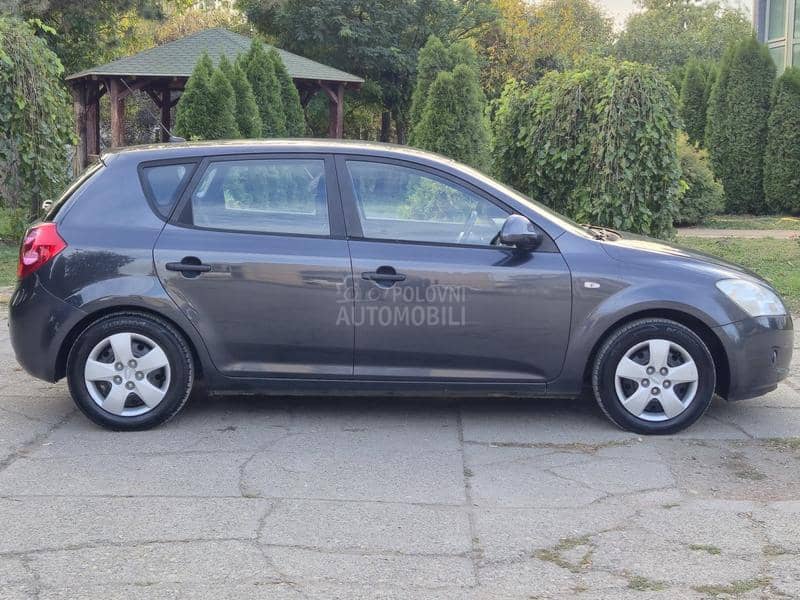 Kia cee`d 1.4 B E N Z Kia cee`d 1.4 B E N Z