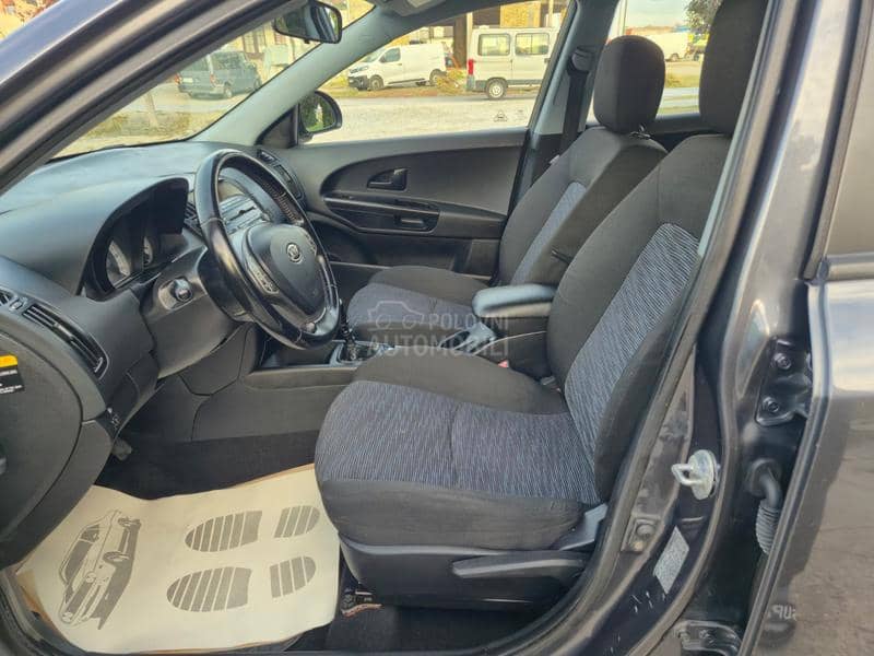Kia cee`d 1.4 B E N Z Kia cee`d 1.4 B E N Z