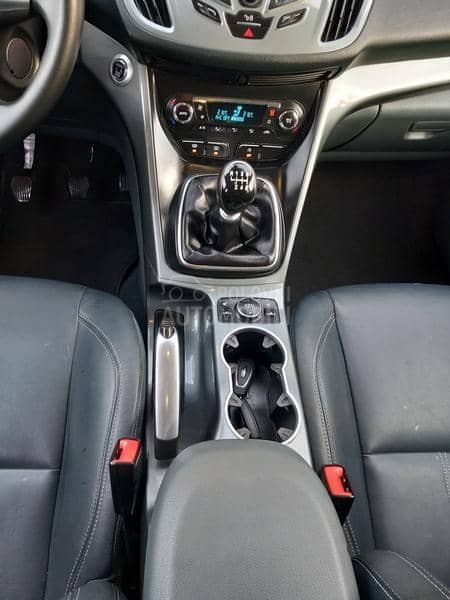 Ford C-Max GHIA-TITANIUM