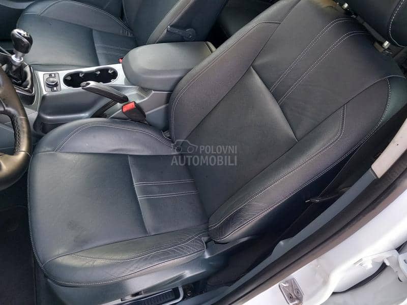 Ford C-Max GHIA-TITANIUM