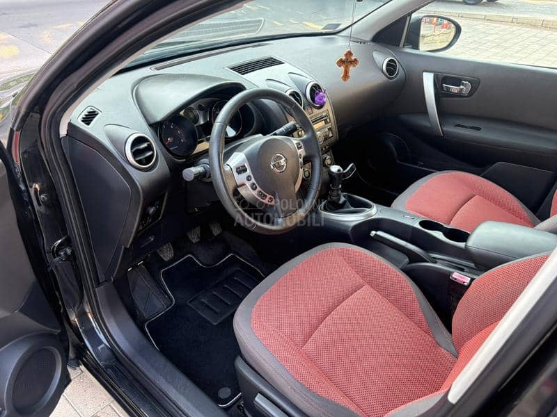 Nissan Qashqai 1.5 DCi 19o.ooo SERV