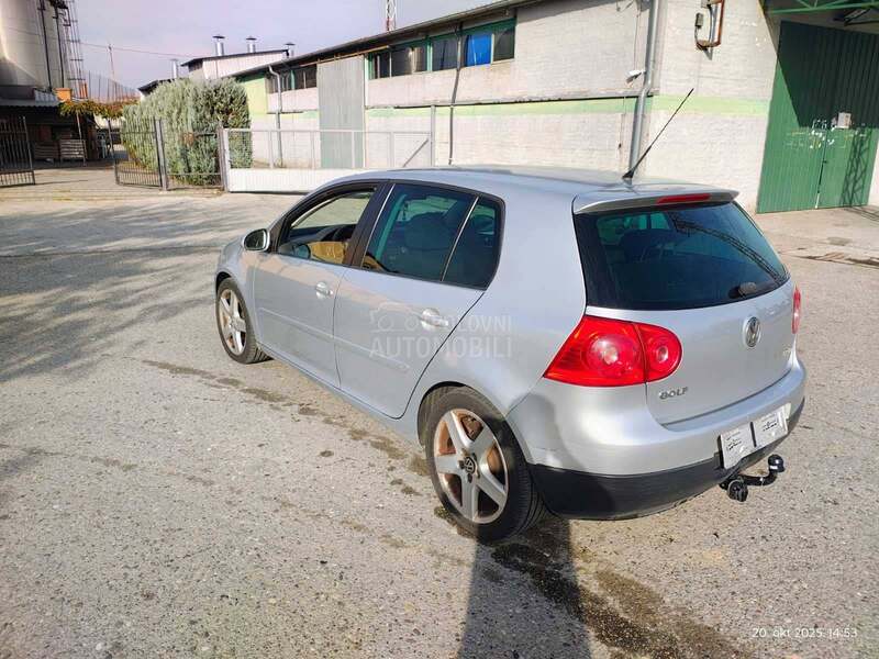 Delovi za Volkswagen Golf 5