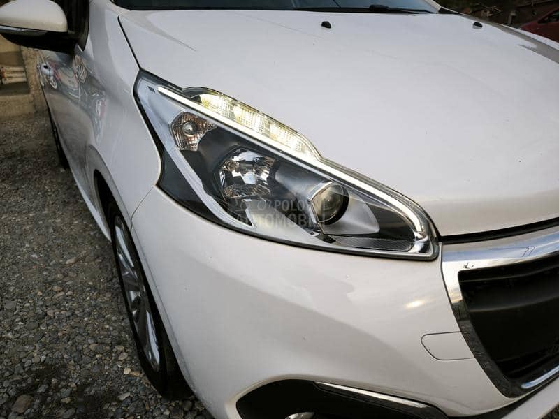 Peugeot 208 1.6 hdi NOV