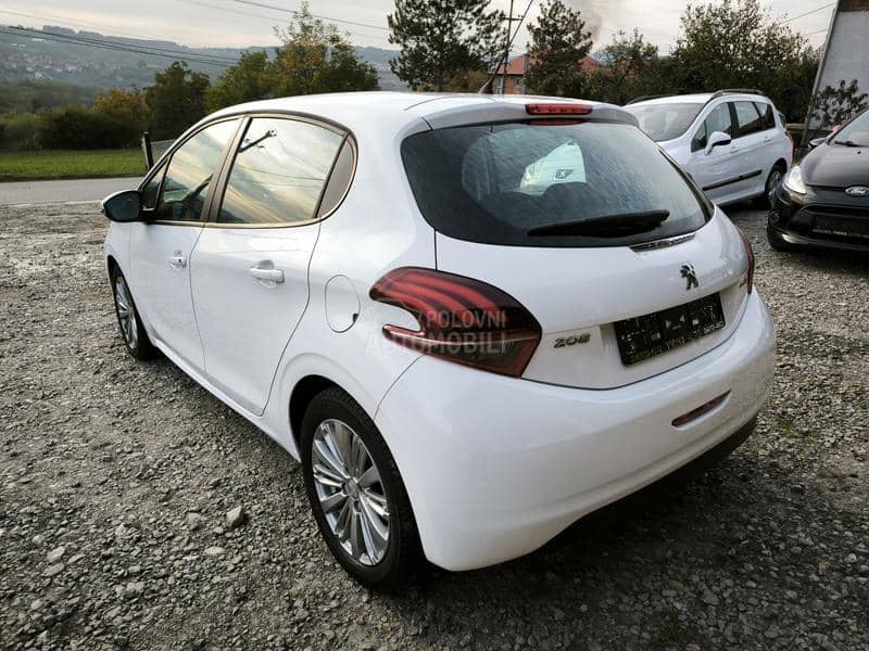 Peugeot 208 1.6 hdi NOV