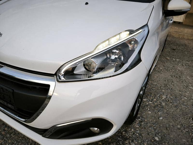 Peugeot 208 1.6 hdi NOV