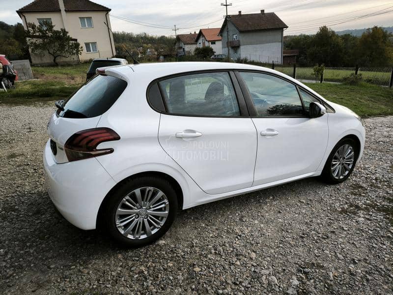 Peugeot 208 1.6 hdi NOV