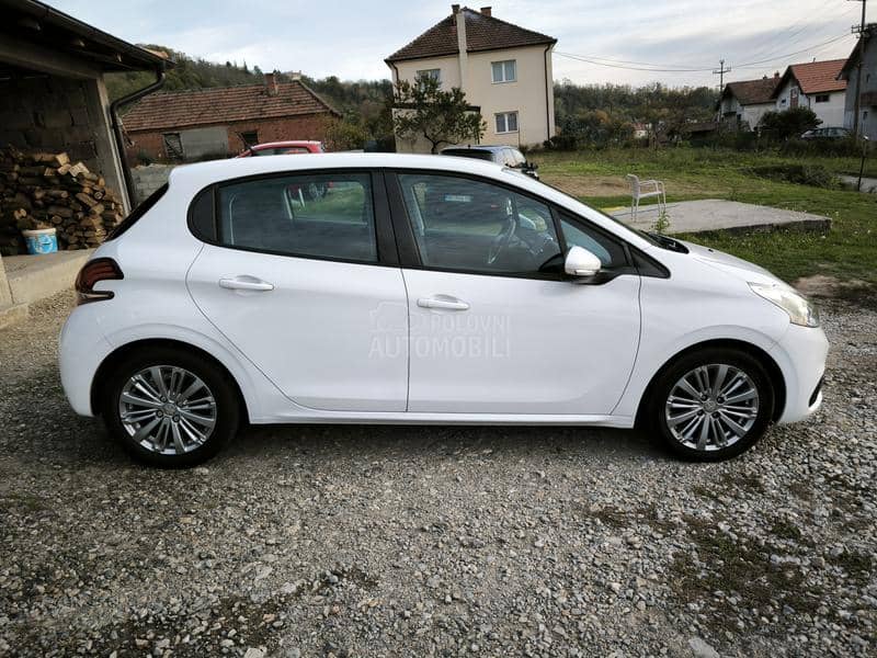 Peugeot 208 1.6 hdi NOV