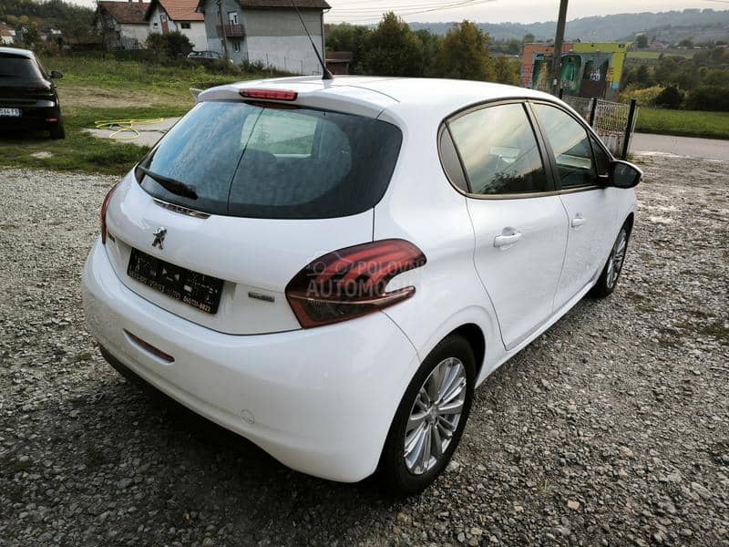 Peugeot 208 1.6 hdi NOV