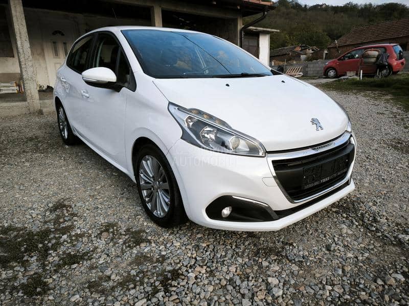 Peugeot 208 1.6 hdi NOV