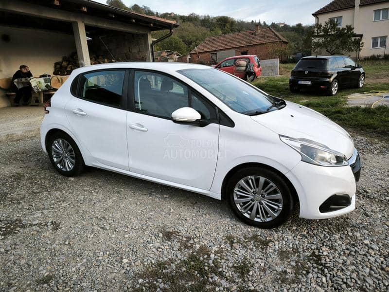 Peugeot 208 1.6 hdi NOV