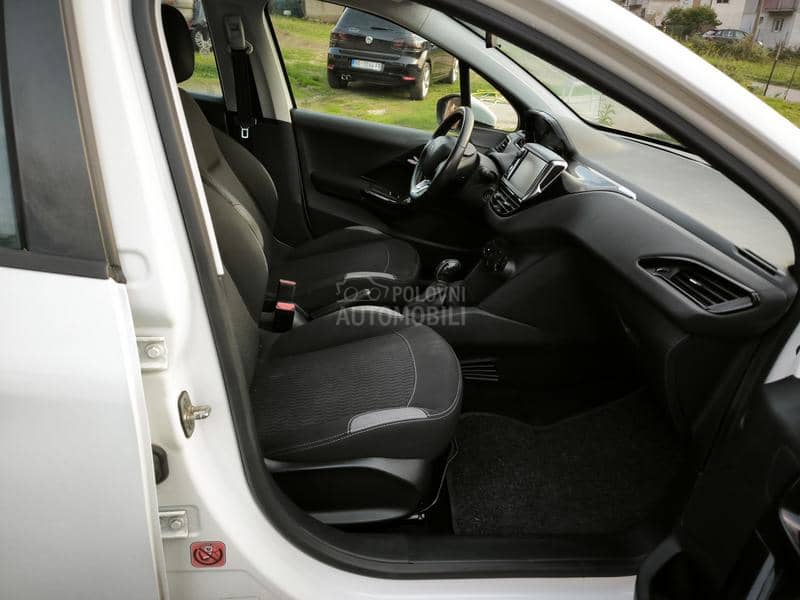 Peugeot 208 1.6 hdi NOV