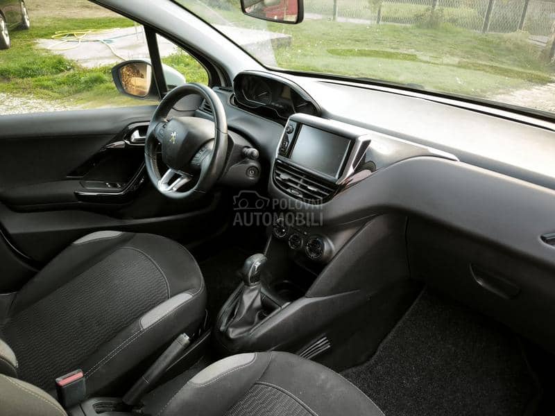 Peugeot 208 1.6 hdi NOV