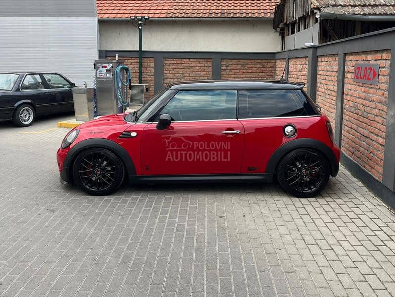 MINI Cooper S AKRAPOVIČ