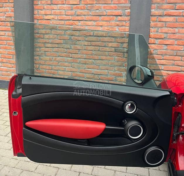 MINI Cooper S AKRAPOVIČ