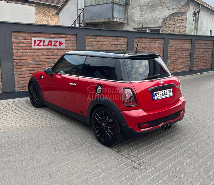 MINI Cooper S AKRAPOVIČ