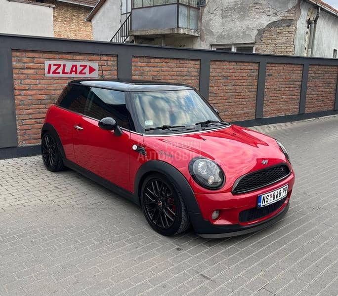 MINI Cooper S AKRAPOVIČ
