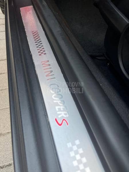 MINI Cooper S AKRAPOVIČ