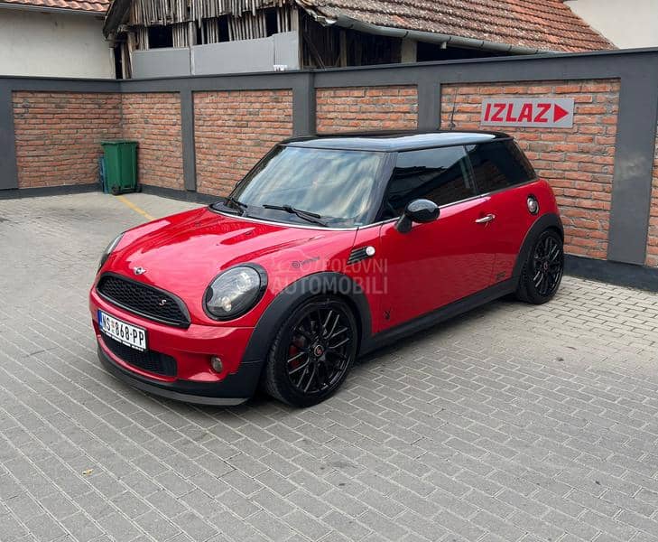 MINI Cooper S AKRAPOVIČ
