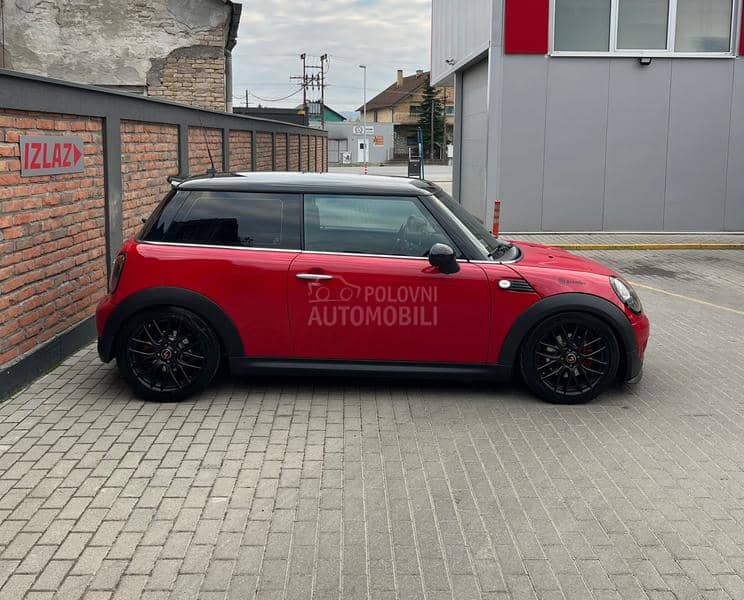 MINI Cooper S AKRAPOVIČ